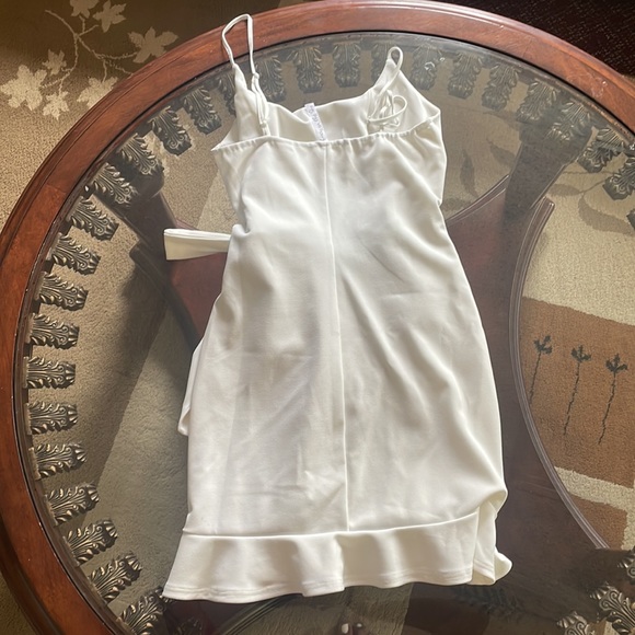 white dress - Picture 4 of 4